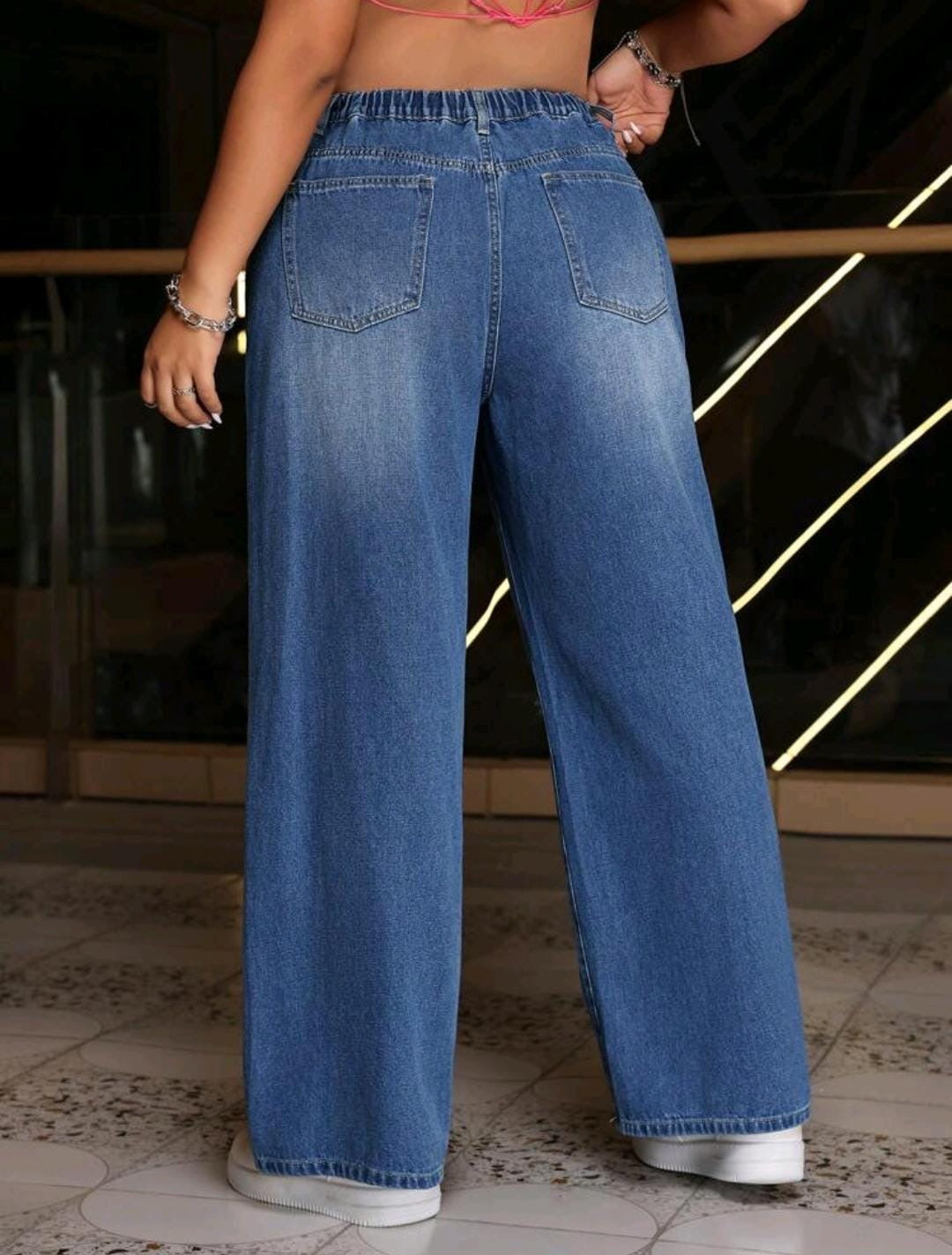 Jeans en jean délavé et décontracté avec imprimés cœur