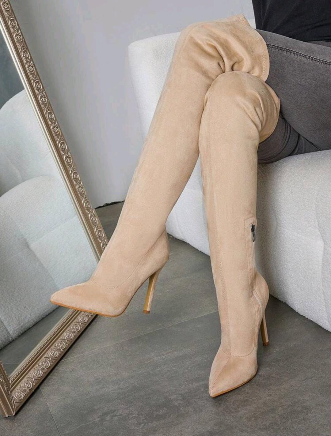 Bottes montant au-dessus du genou pour femmes