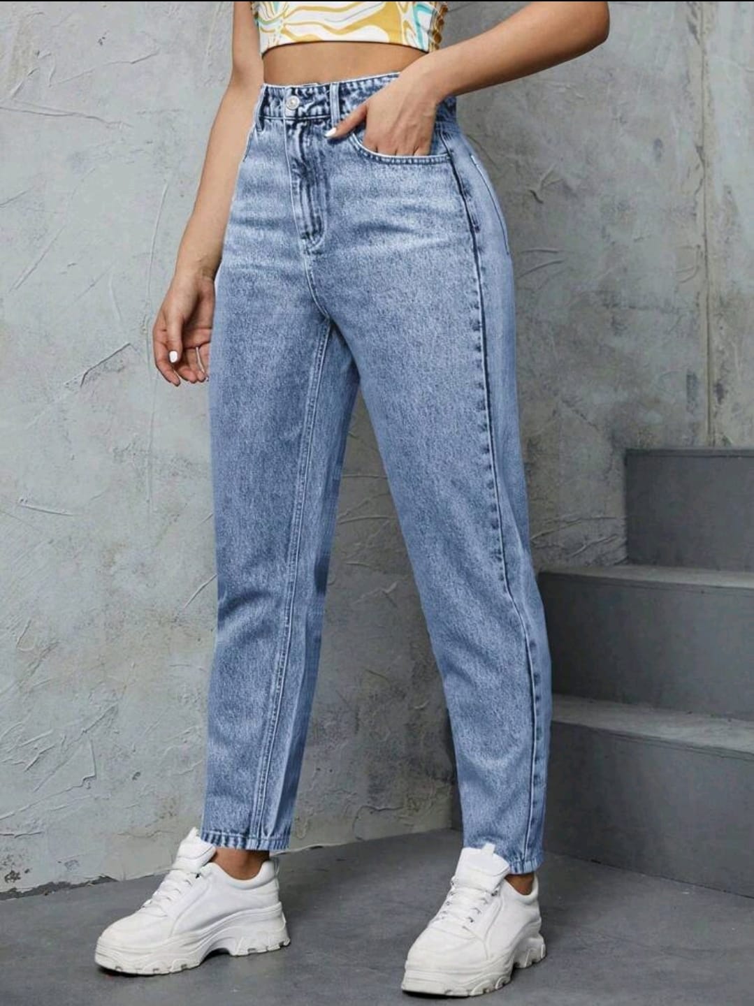 Jeans vintage effilés à taille haute lavés de manière décontractée