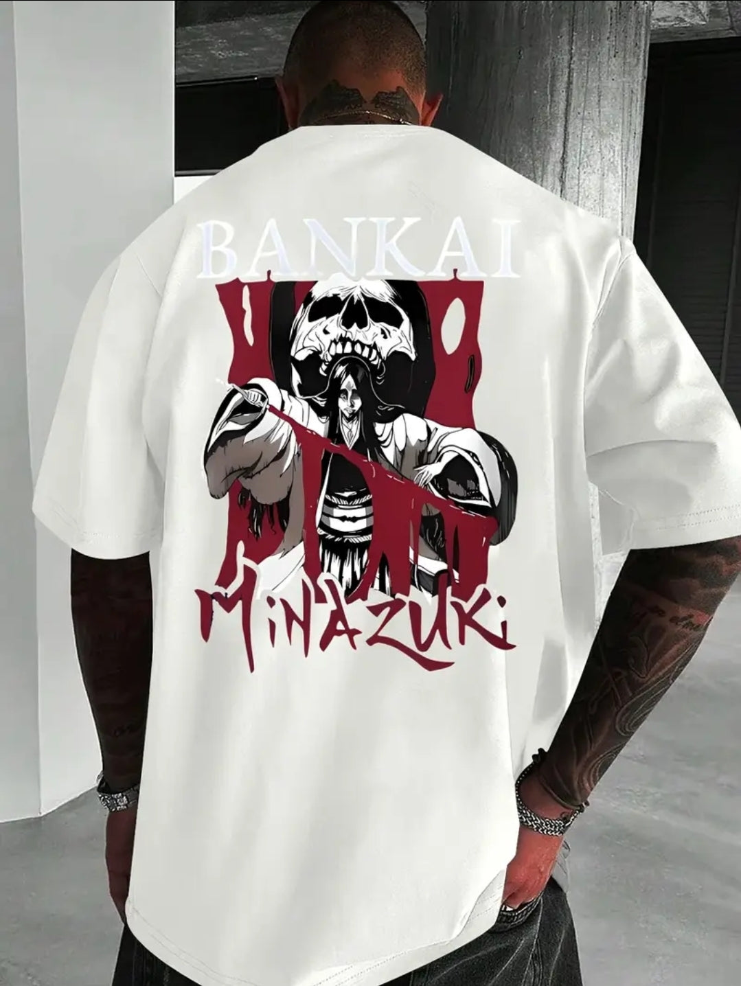 T-shirt Décontracté Graphique Audacieux au Dos - Crâne Élégant & Motif BAN KAI MIHZUMA