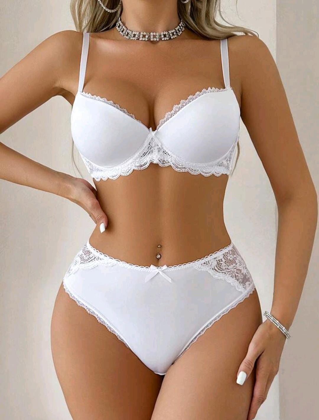 DesireSculpt 2 pièces Ensemble de sous-vêtements décontractés pour femmes avec bretelles spaghetti, couleur unie et empiècement en dentelle avec armature