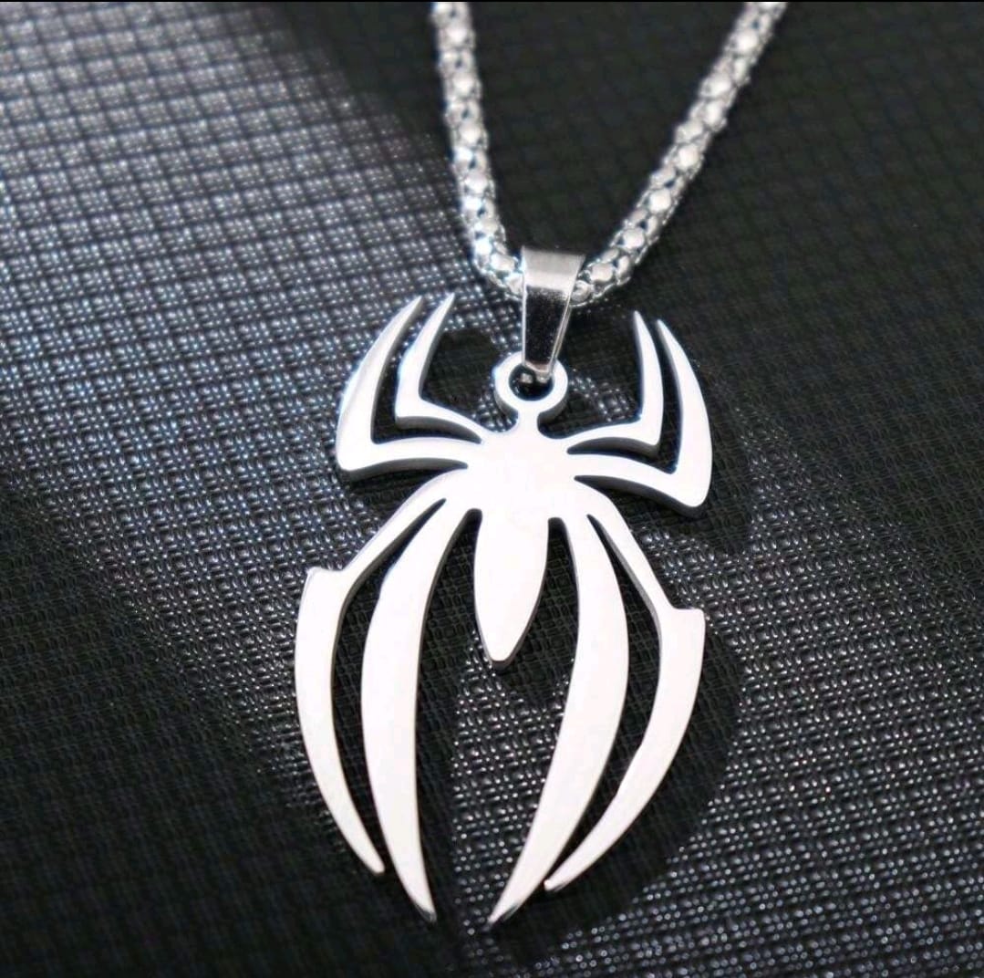 1 Nouveau Produit Logo D'araignée Périphérique Personnalisé De Film Et Télévision Pendentif En Acier Inoxydable Mode Collier De Bijoux En Acier Titanique Pour Hommes