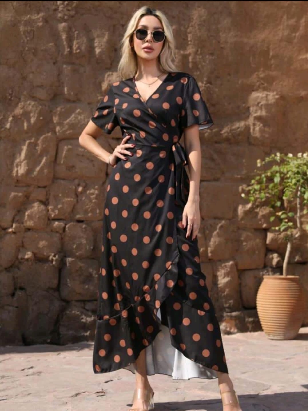 Robe à col en V, taille haute asymétrique