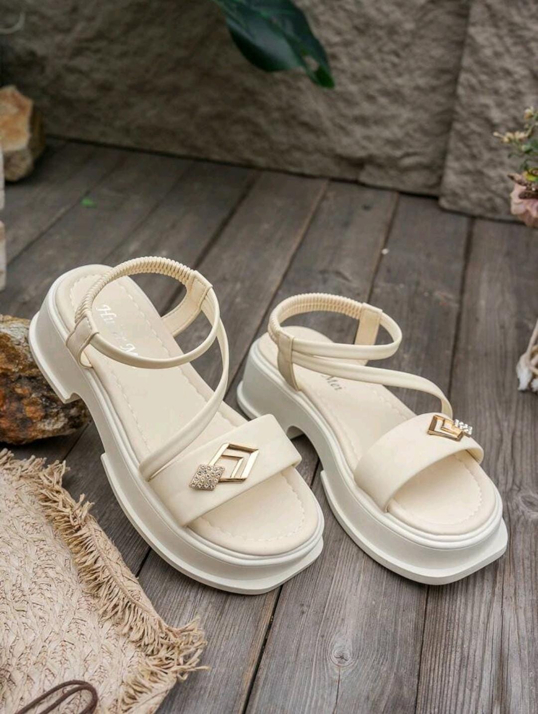 Sandales compensées à double port pour femmes, style de plage estival 2023 nouveau