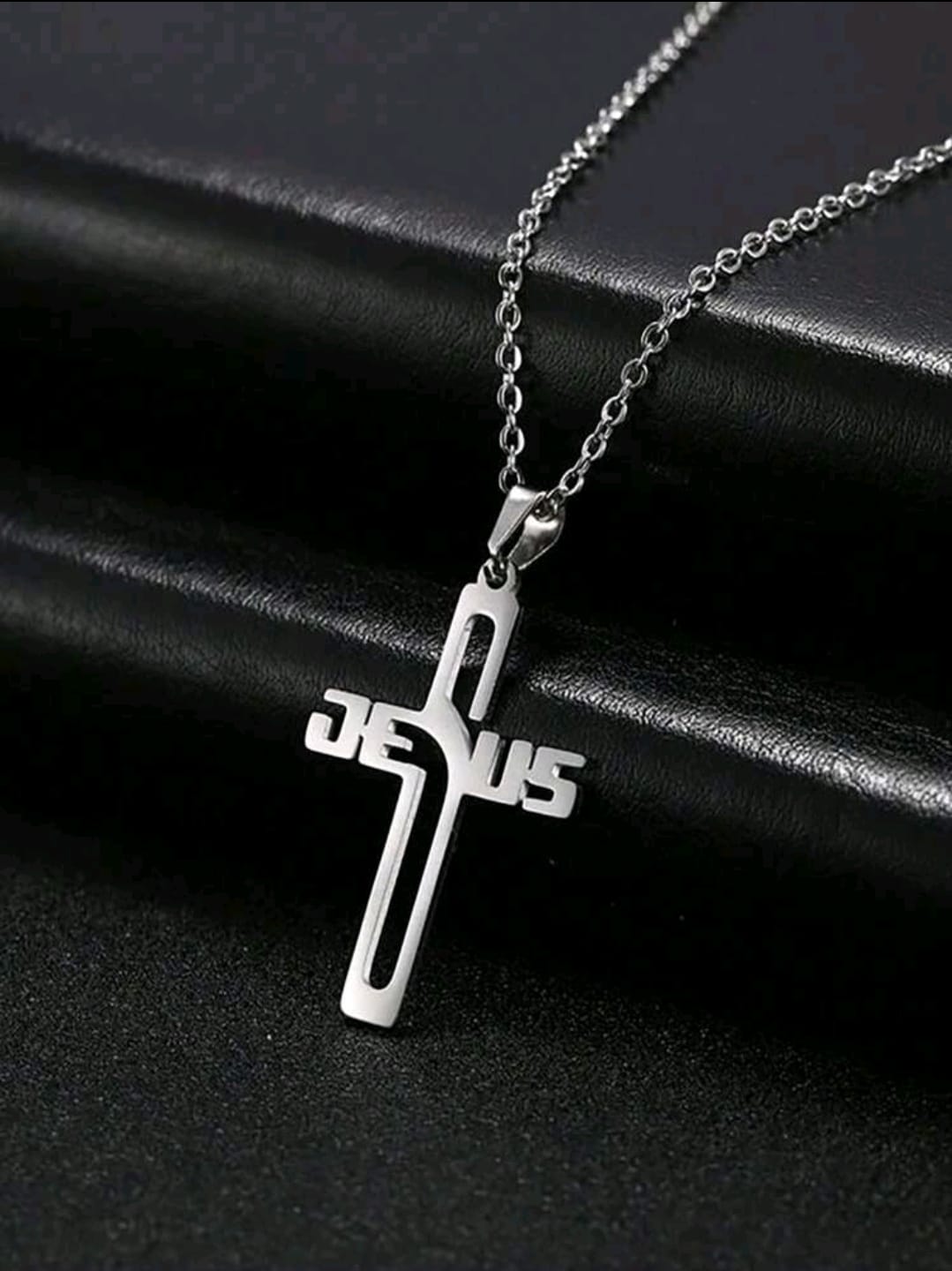 1 pièce Collier pendentif croix de Jésus en acier inoxydable pour homme, design classique à double couche de poisson de Jésus