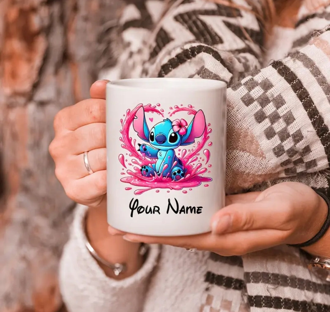 Tasse en céramique personnalisable 11oz Stitch - Nom personnalisé, design coloré, idéal pour le café,