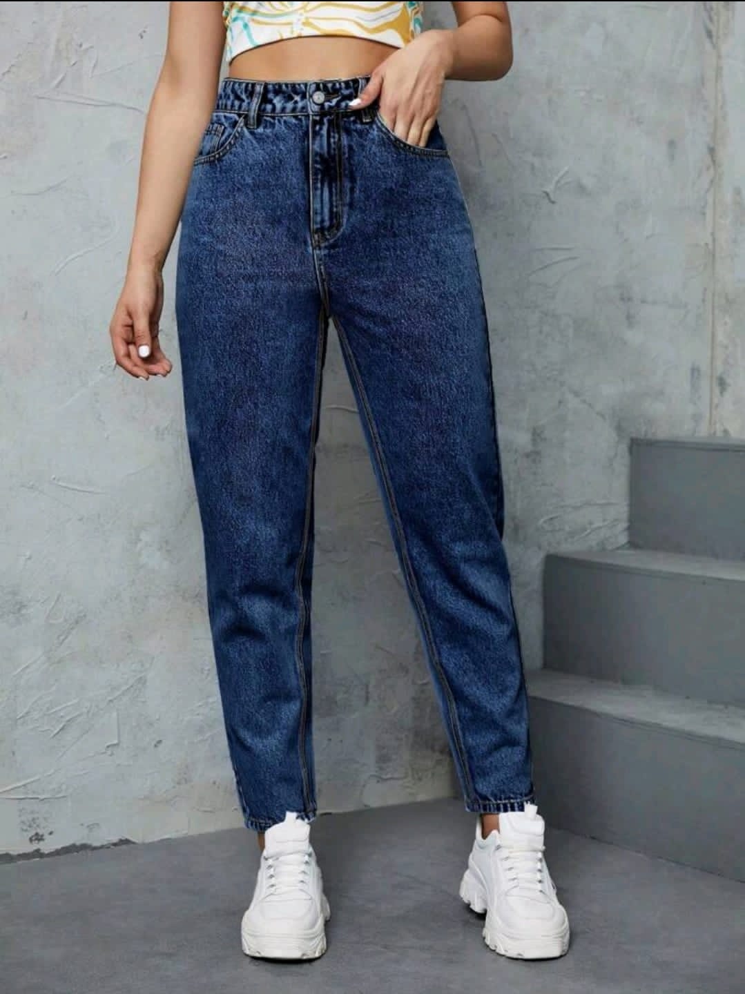 Jeans vintage effilés à taille haute lavés de manière décontractée