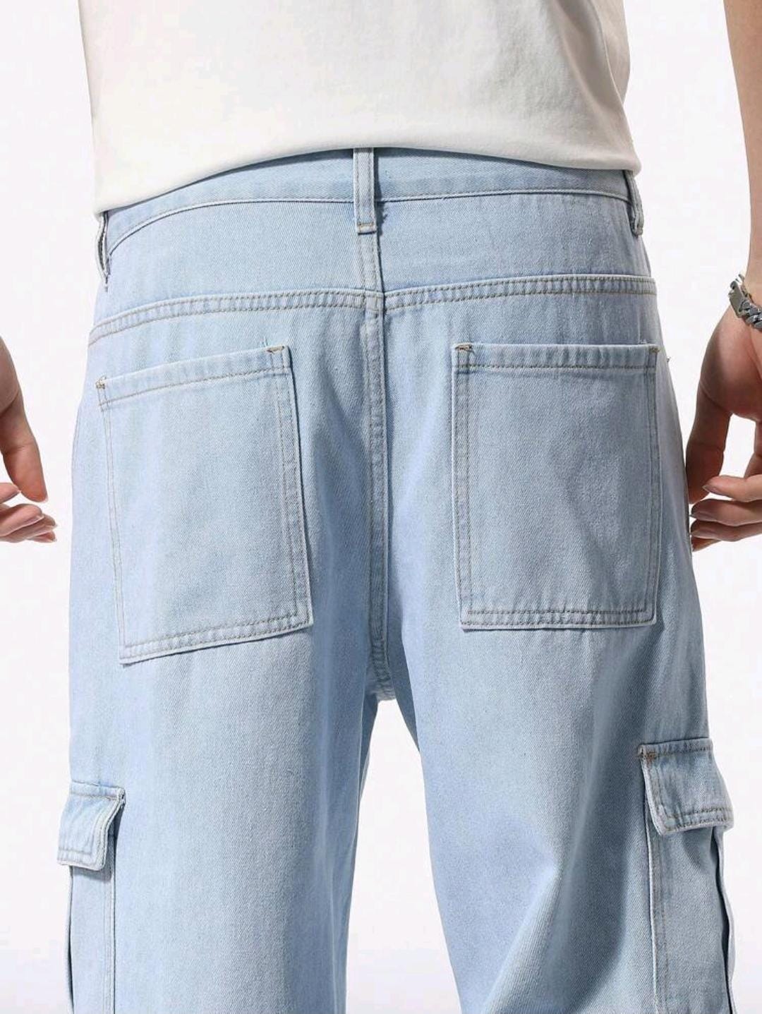 Manfinity LEGND Jeans cargo pour hommes avec poches à rabat, jeans cargo lavés bleu