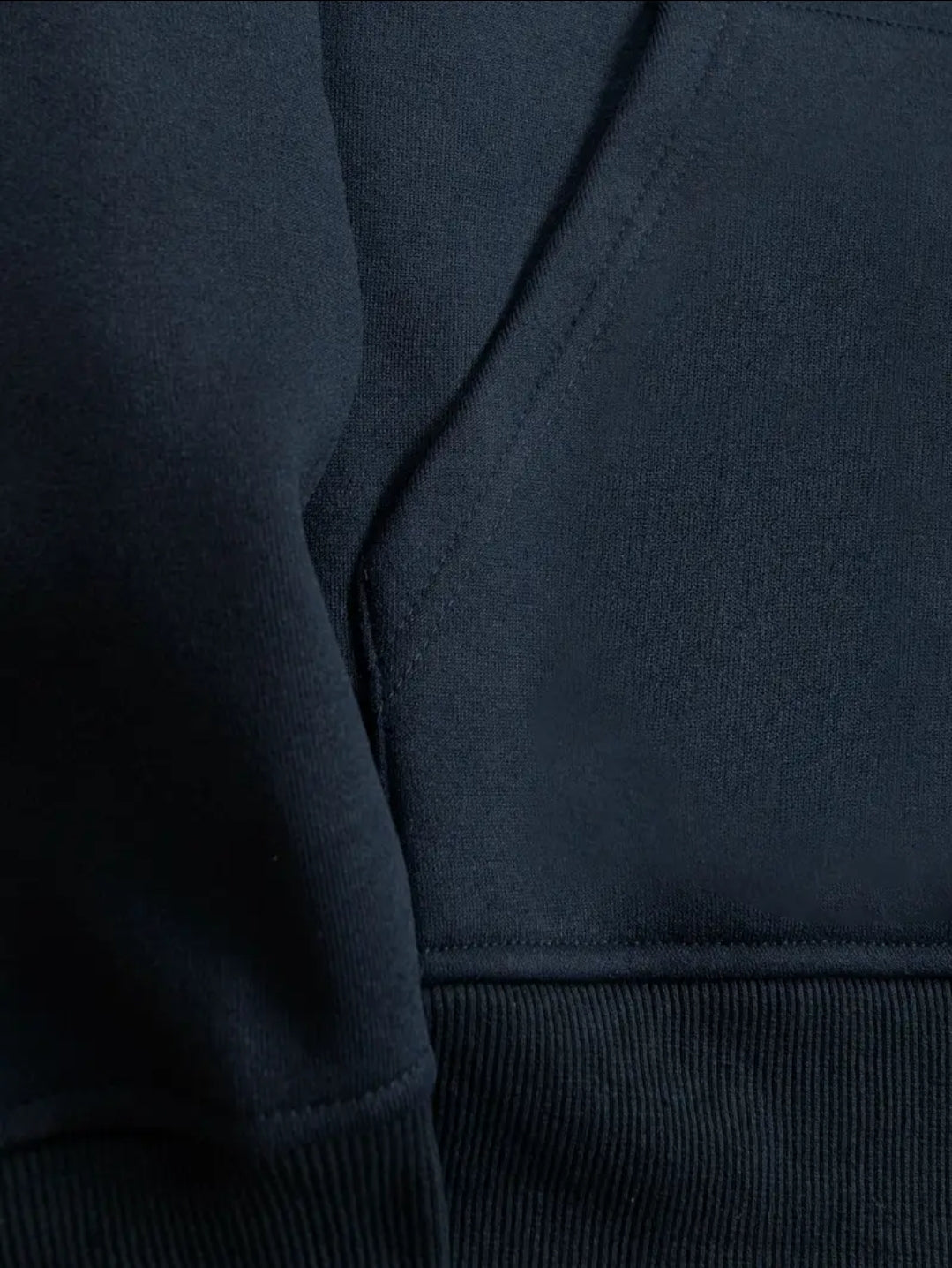 Pull-over Graphique Créature Infernale pour Hommes - Imprimé Noir et Blanc avec Poche Kangourou, 100% Polyester