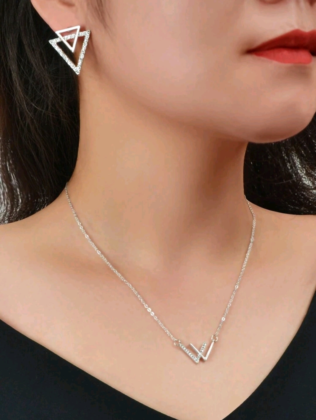 3 Pièces Ensemble De Bijoux Élégant Pour Fête Décoration En Strass , Boucles D'oreilles À Clou Triangulaire En Argent Et Pendentif Géométrique Pour Rendez-vous
