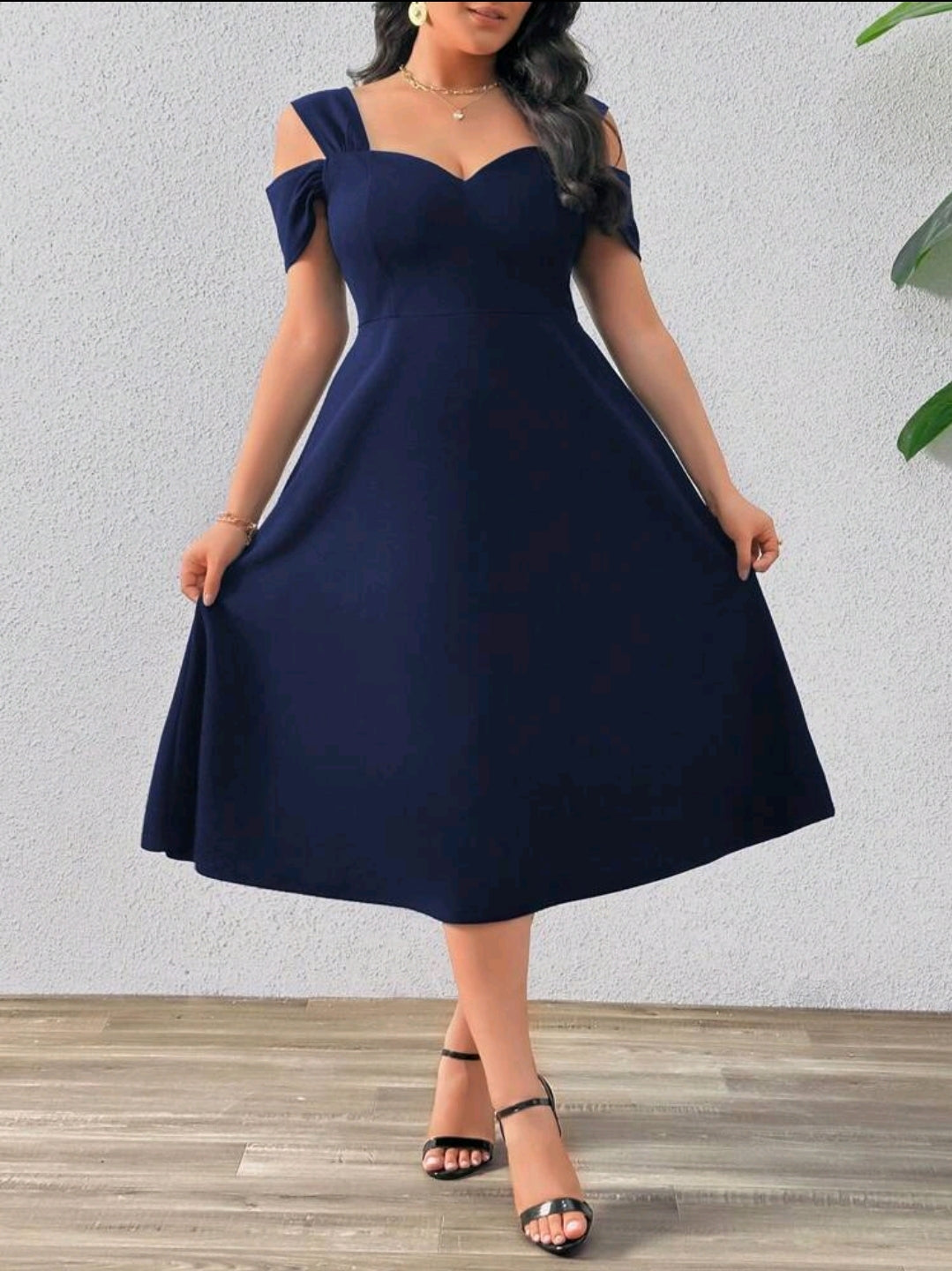 Privéa Robe évasée pour femmes grandes tailles à col V noir, épaules dénudées