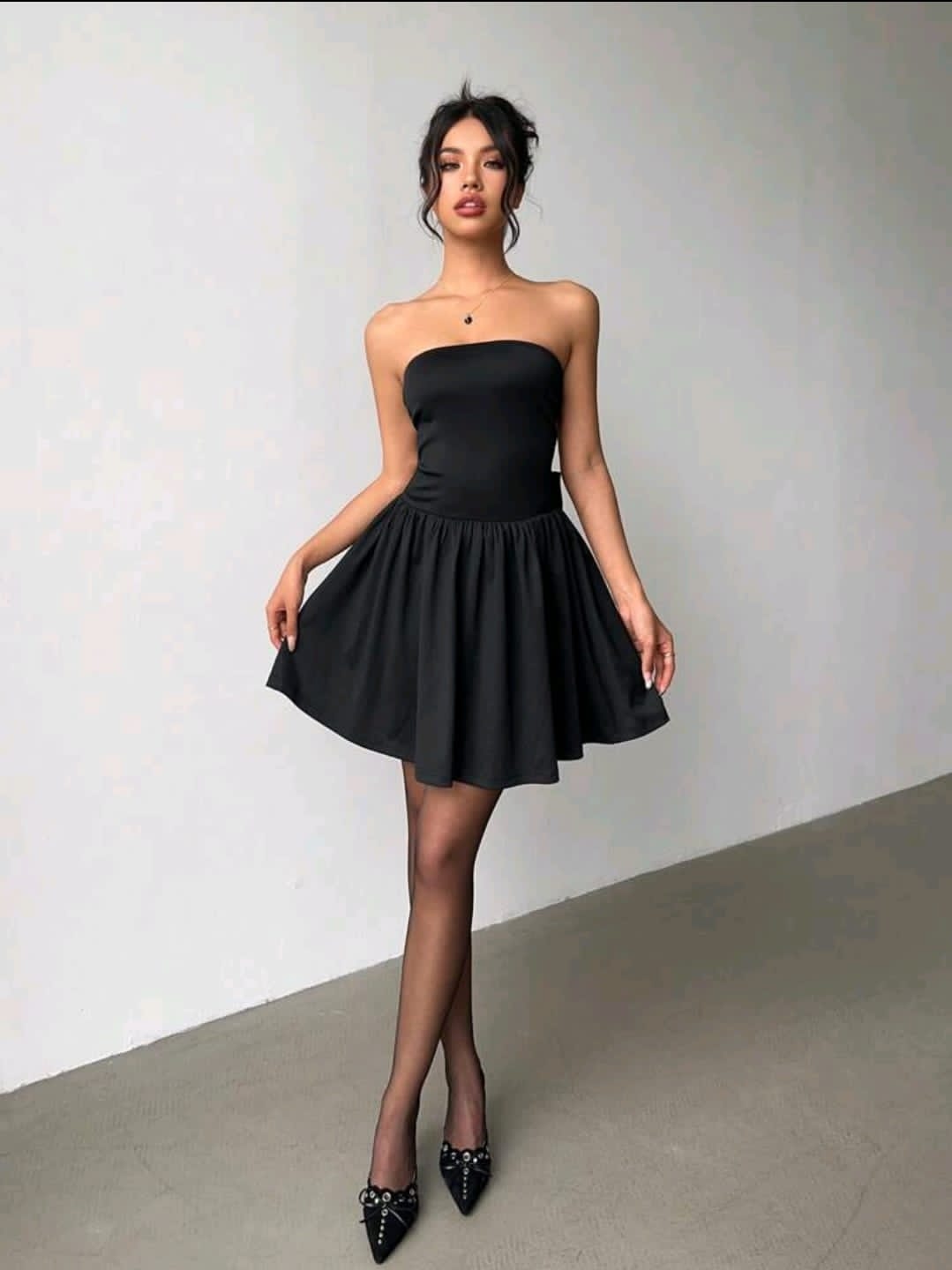 Aloruh Robe moulante élégante noire et moderne sans bretelles, très courte avec un nœud papillon, pour femmes, à porter pour la Saint-Valentin ou la remise des diplômes
