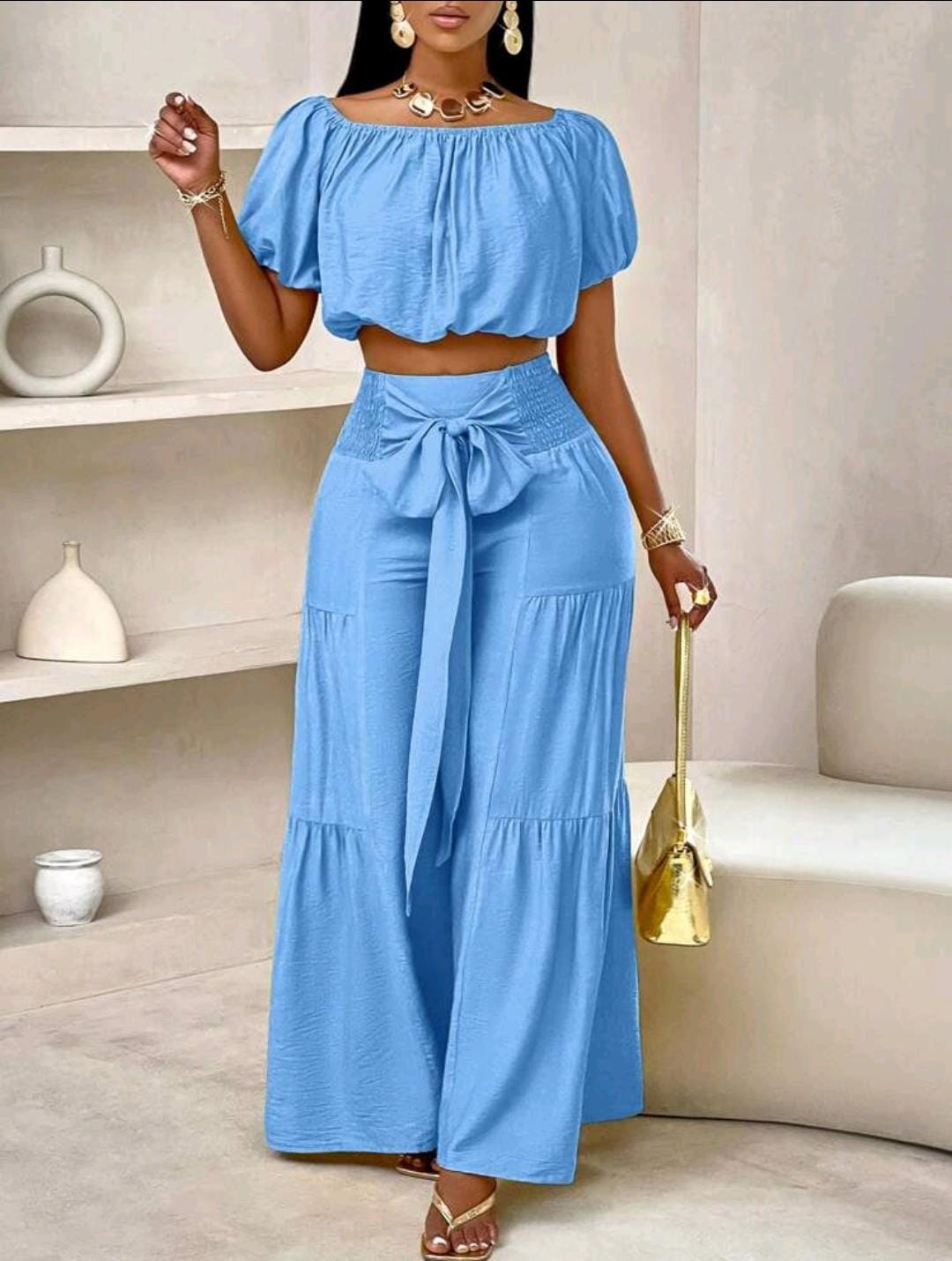 Ensemble de débardeur court à volants sans bretelles à manches bouffantes et pantalon large pour le style vacances d'été à la plage