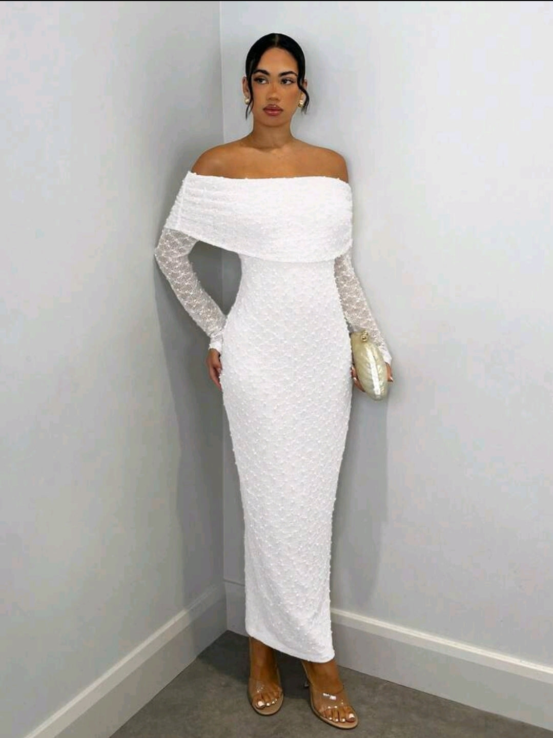 Robe ajustée à manches longues avec épaule dégagée, en coloris abricot, tissu texturé, convient pour les rendez-vous romantiques et les vacances