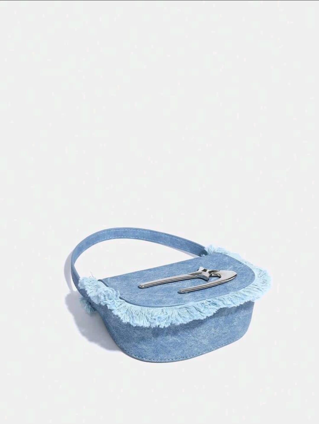 Jean Bleu Mini Demi Lune Sac De Selle Avec À Franges Décoration Et À Rabat Couverture , Adapté Pour Rencontre Ou Voyage