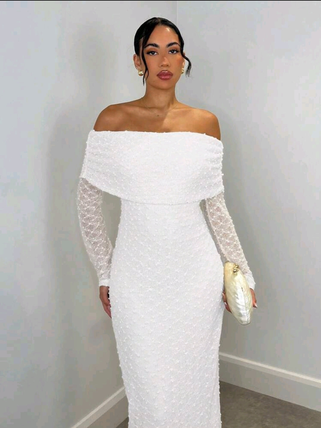 Robe ajustée à manches longues avec épaule dégagée, en coloris abricot, tissu texturé, convient pour les rendez-vous romantiques et les vacances