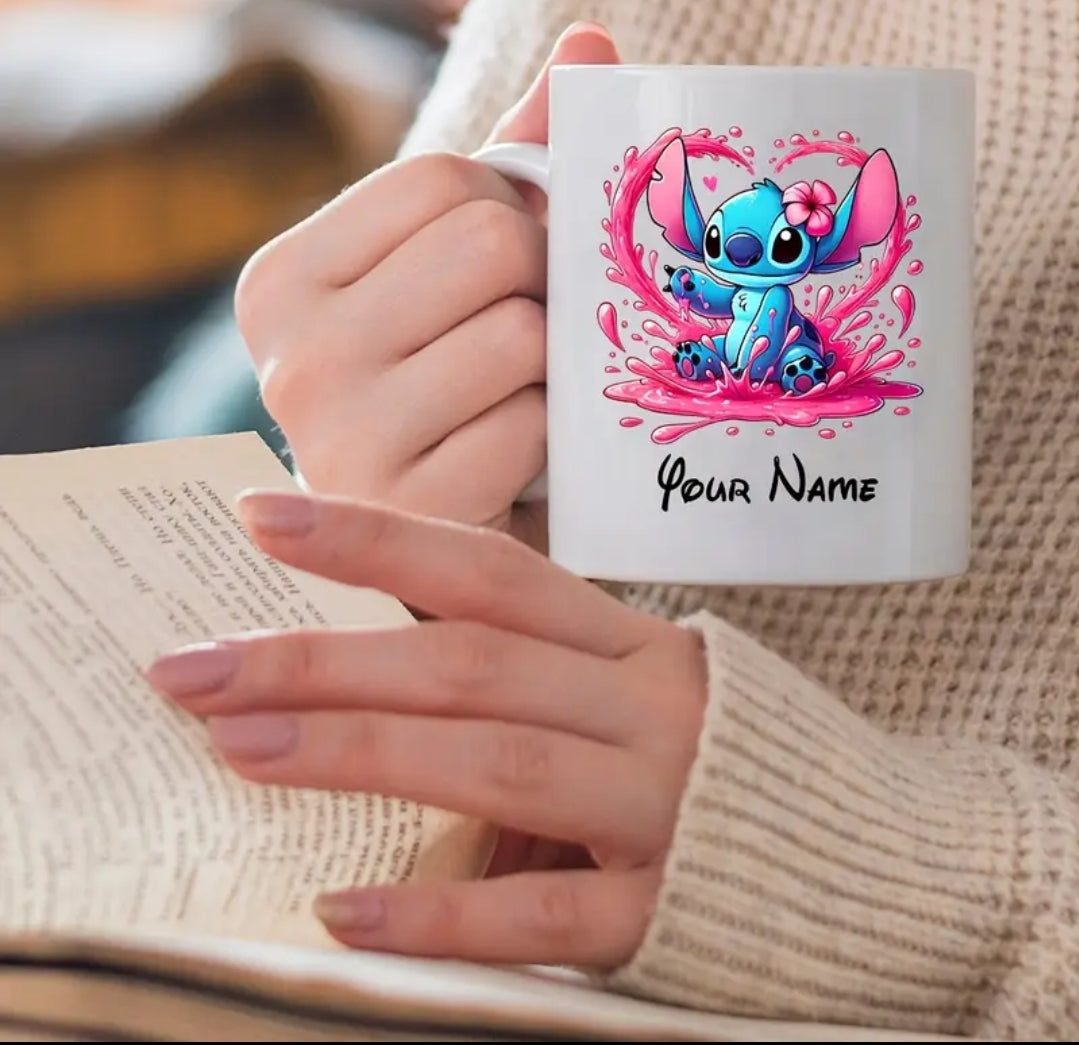 Tasse en céramique personnalisable 11oz Stitch - Nom personnalisé, design coloré, idéal pour le café,