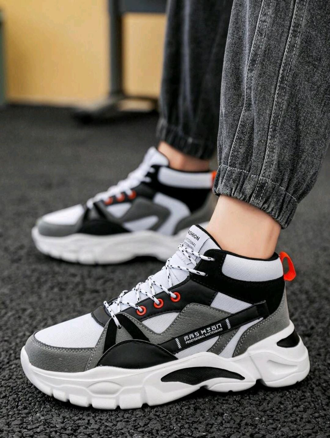 Baskets mode homme avec semelles épaisses, chaussures de sport casual confortables amortissantes