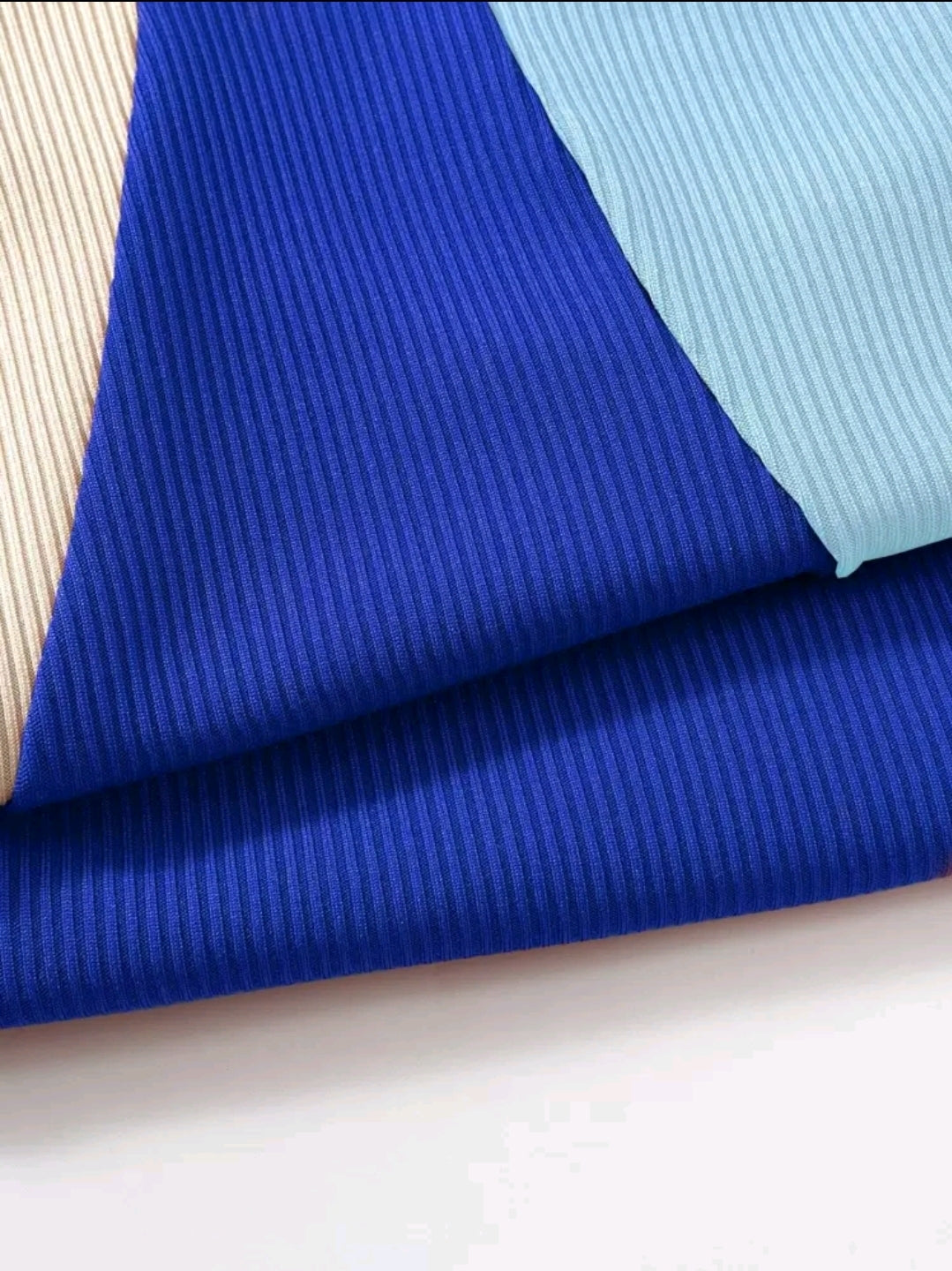 Flirla Top sans manches à blocs de couleurs