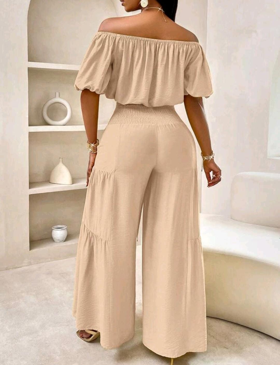 Ensemble de débardeur court à volants sans bretelles à manches bouffantes et pantalon large pour le style vacances d'été à la plage