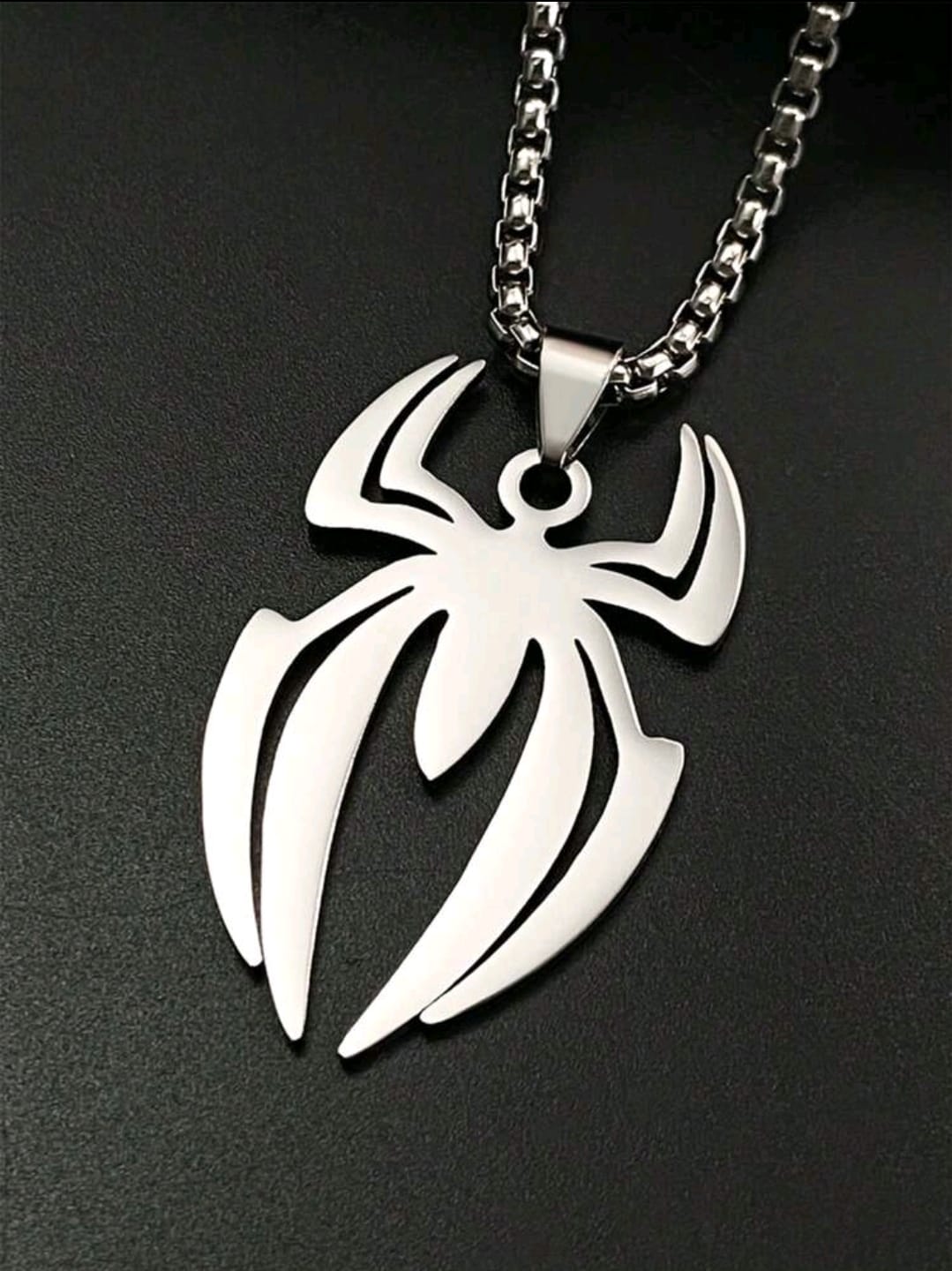 2 pièces Colliers pendentif araignée en acier inoxydable, accessoires de mode à porter au quotidien sur le thème du film