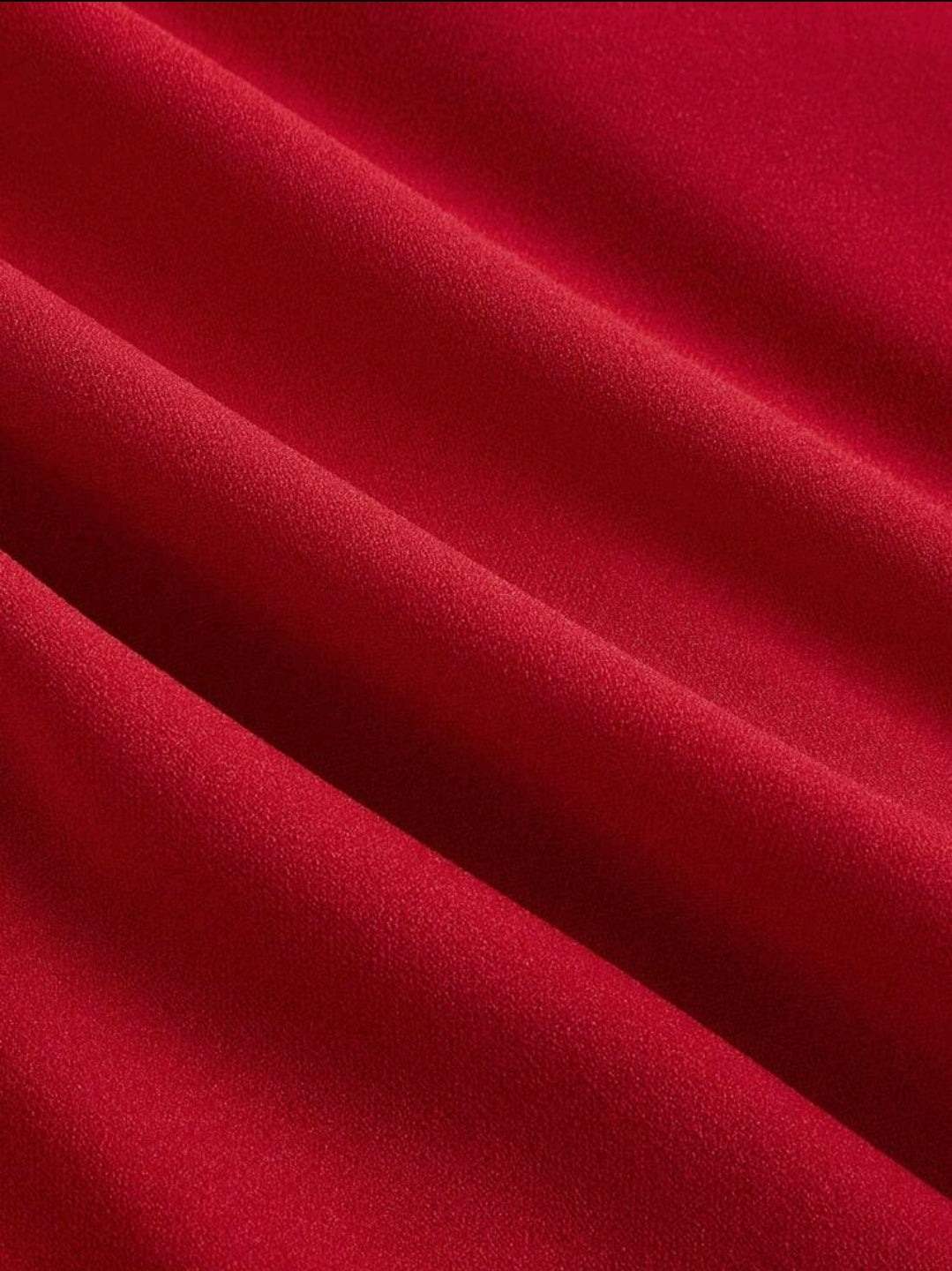 Robe rouge à manches courtes pour femmes avec décorations plissées