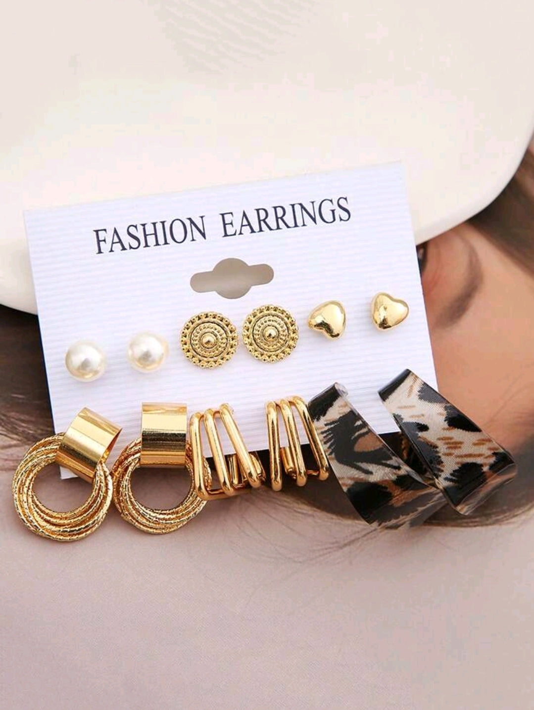 12 pièces/set Boucles d'oreilles à clou avec perle en forme de cœur et de papillon, parure de bijoux géométrique dorée convenant pour un port quotidien