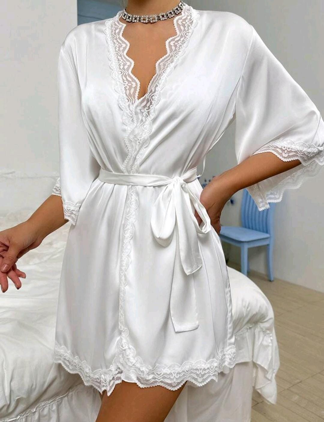 Ensemble de pyjama femme comprenant un débardeur et un peignoir, avec patchwork en dentelle de couleur unie, ensemble blanc