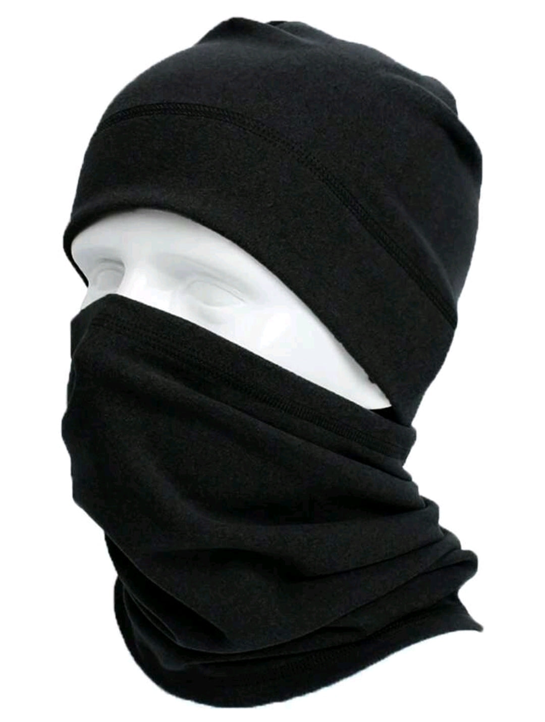 Un ensemble de chapeau et d'écharpe pour hommes en hiver, avec un bonnet et une écharpe assortis.