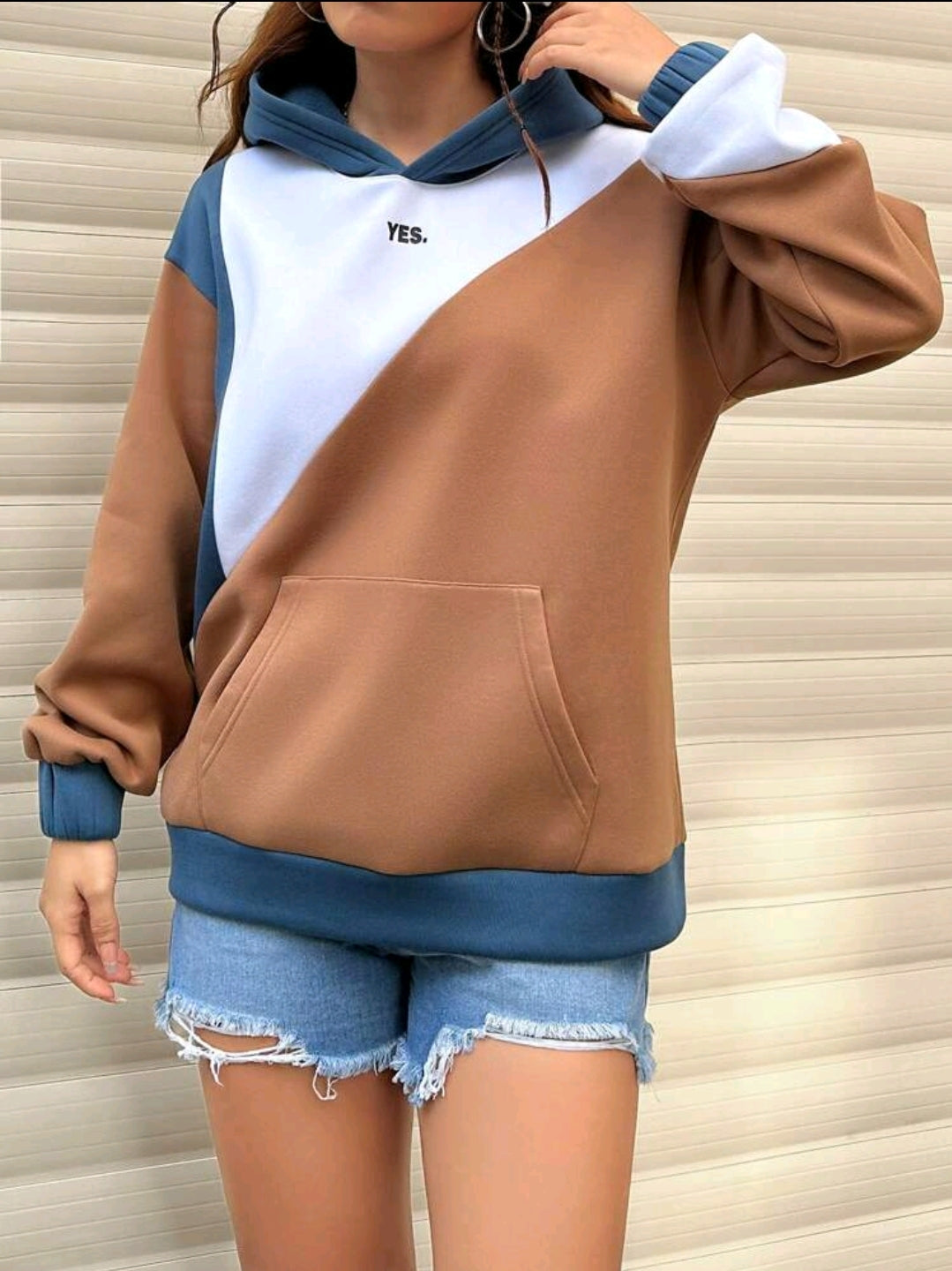 Flirla Sweat-shirt à capuche imprimé de lettres en contraste de couleurs pour femmes, hauts à manches longues