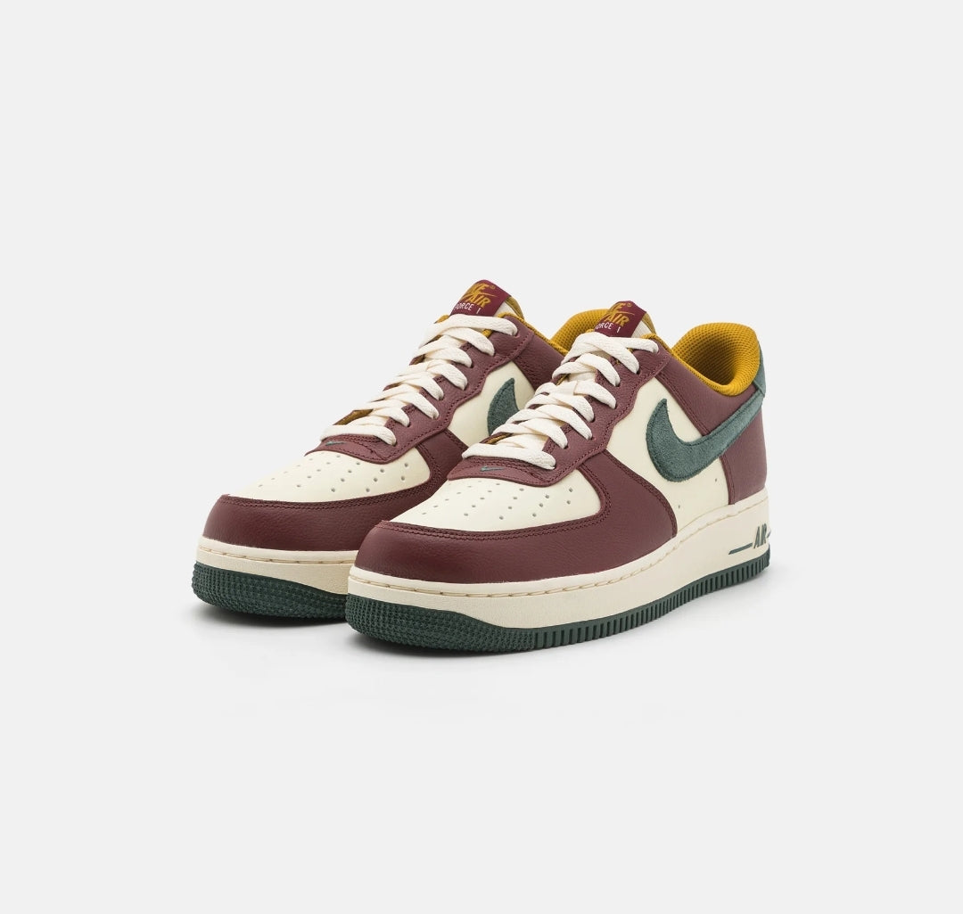 AIR FORCE 1 '07 LV8 - Baskets basses - coconut milk/vintage green/dark team red/bronzine