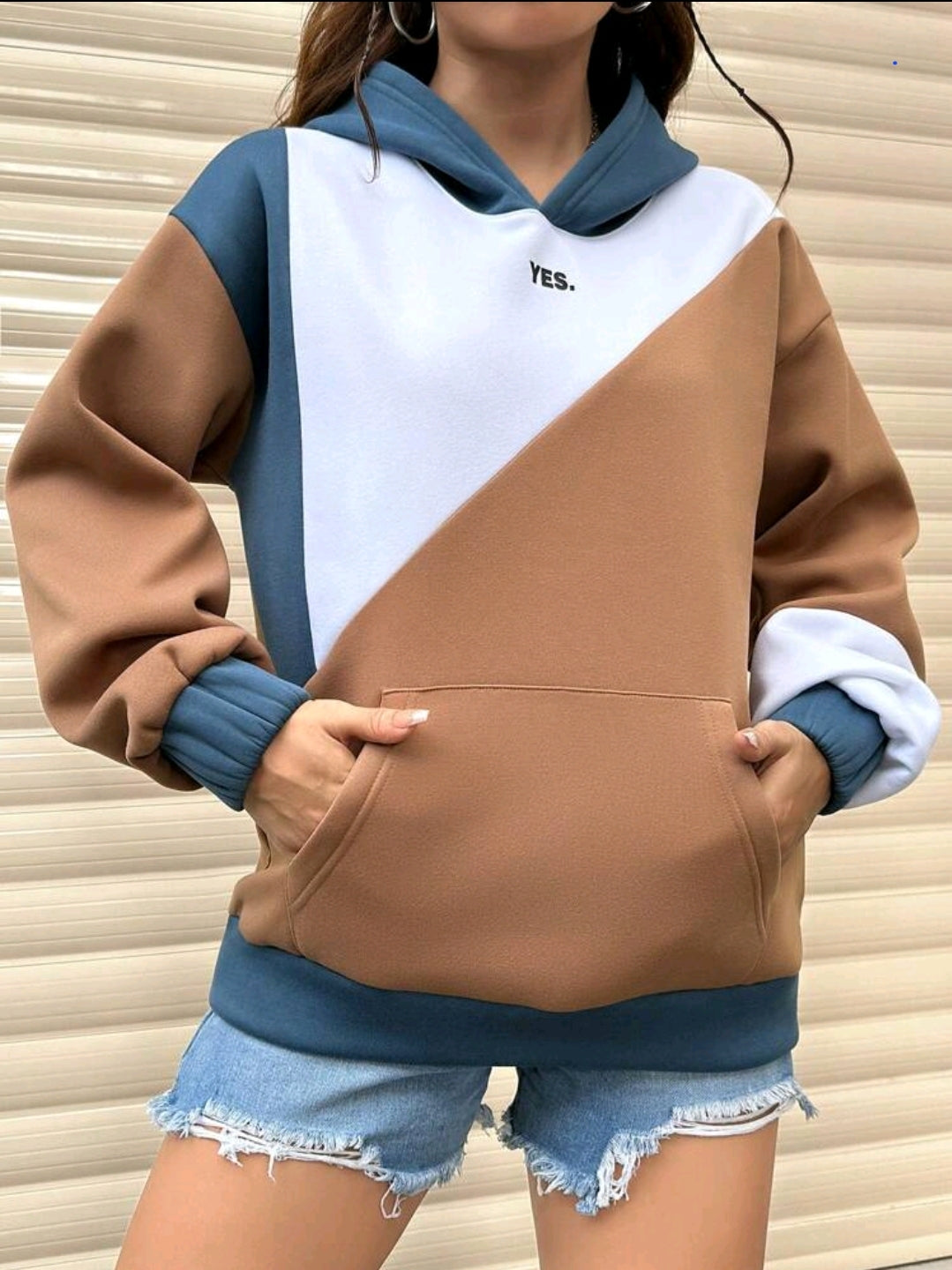 Flirla Sweat-shirt à capuche imprimé de lettres en contraste de couleurs pour femmes, hauts à manches longues