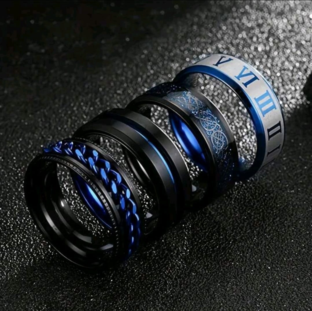 4 pièces Bague en acier inoxydable bleue à la mode pour homme, découpée, mate sablée, avec chaîne bleue rotative.