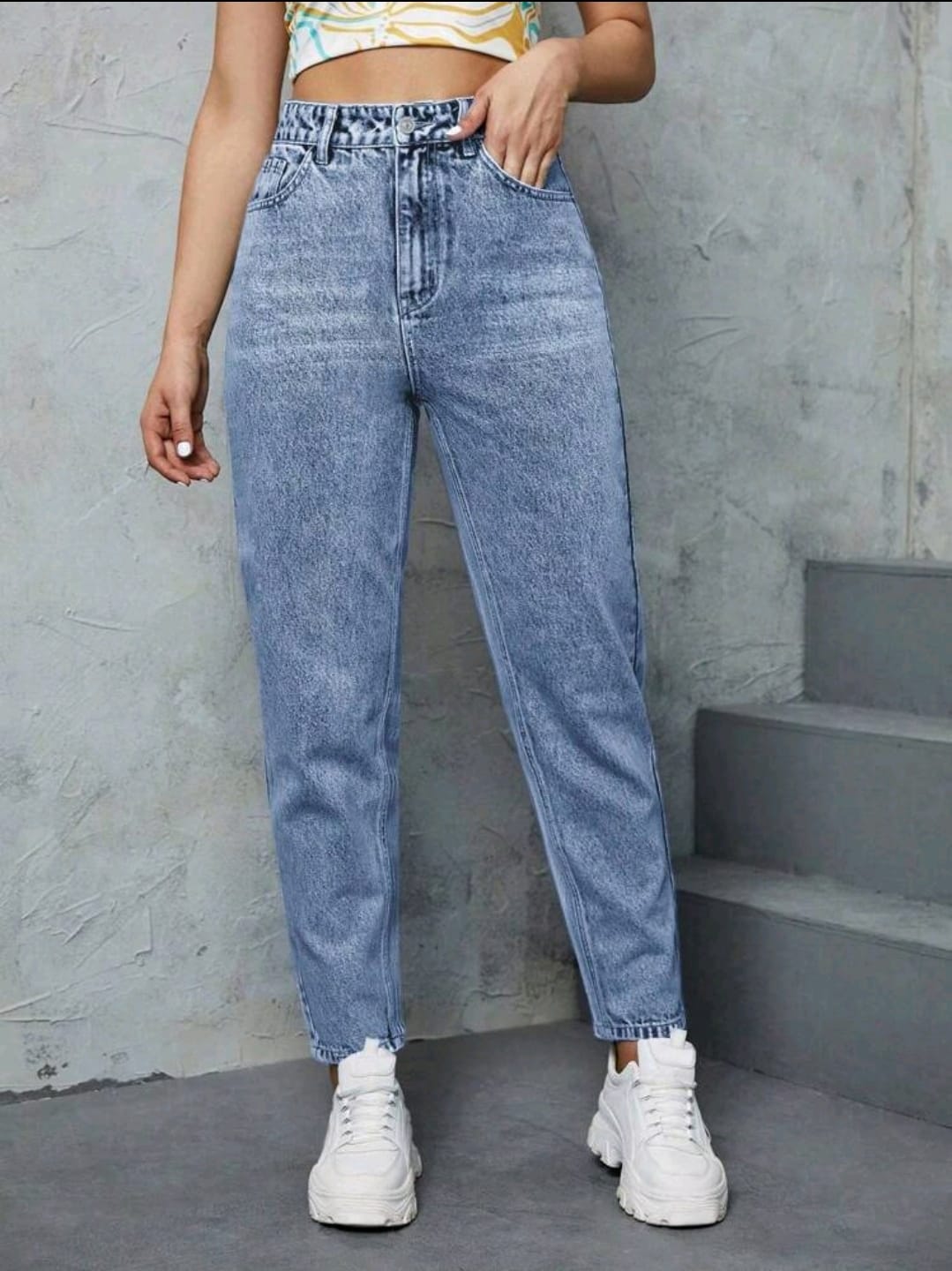 Jeans vintage effilés à taille haute lavés de manière décontractée