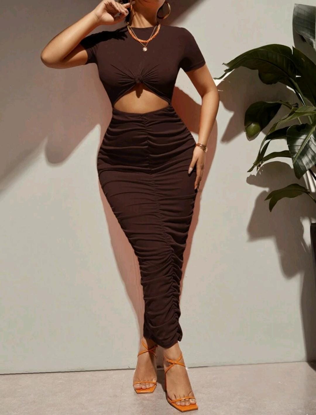 Robe Moulante Découpé À Nœud À Ruché