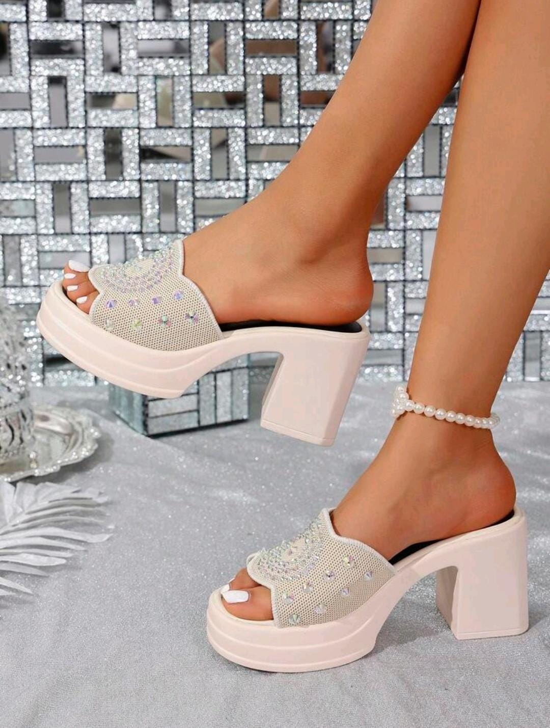 Sandales à talons compensés pour femmes, style classique, modèle 2025