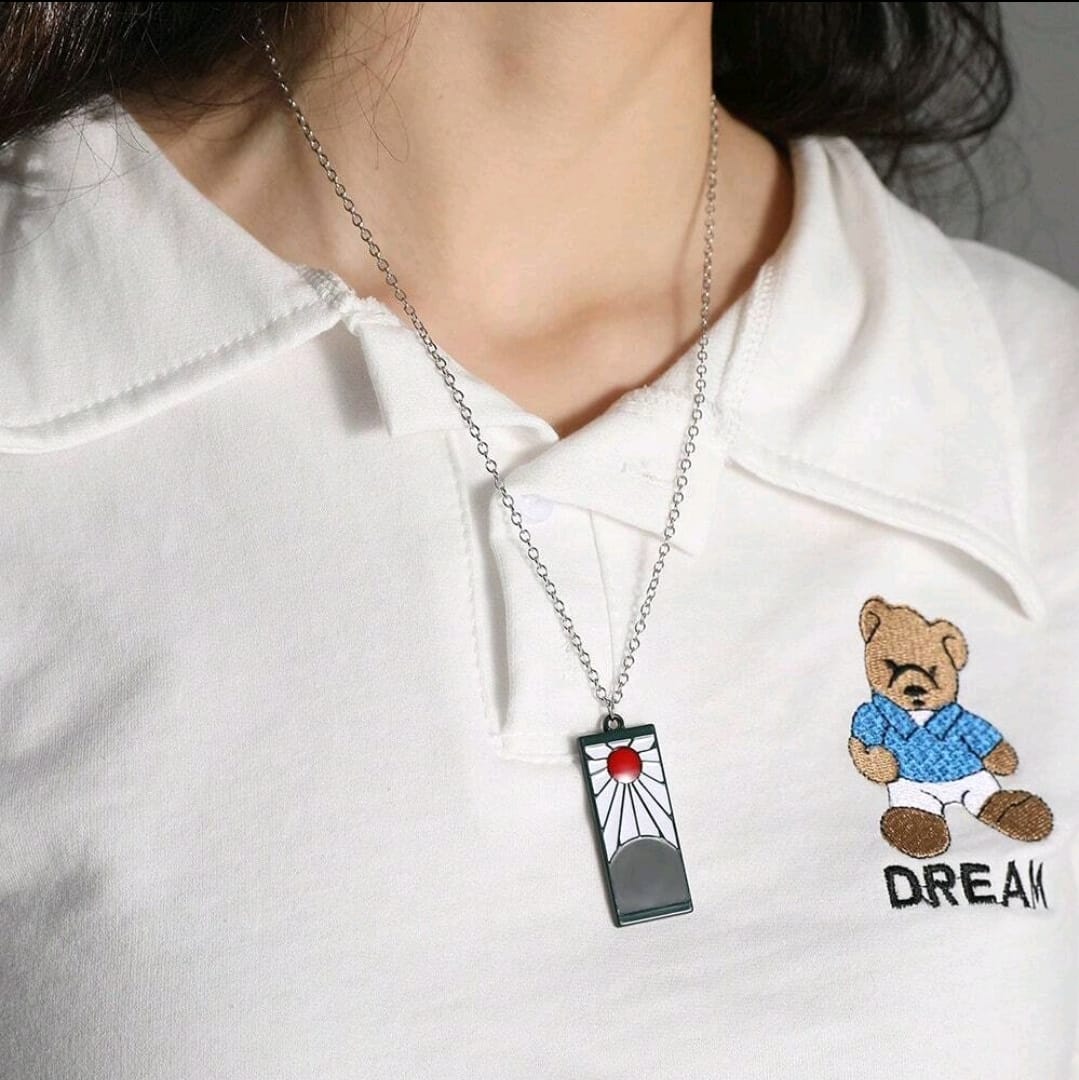 1 pièce Pendentif en métal de mode avec personnalité, personnage de dessin animé anime Demon Slayer, collier de mode, convient pour un port quotidien