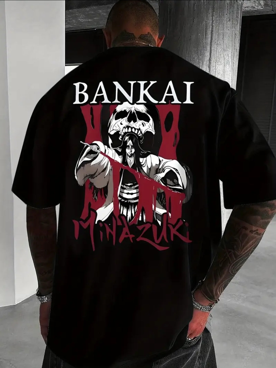T-shirt Décontracté Graphique Audacieux au Dos - Crâne Élégant & Motif BAN KAI MIHZUMA