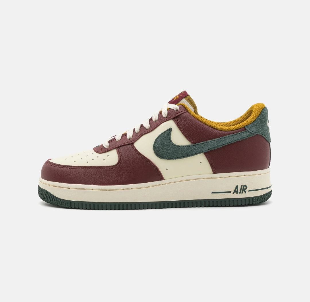 AIR FORCE 1 '07 LV8 - Baskets basses - coconut milk/vintage green/dark team red/bronzine