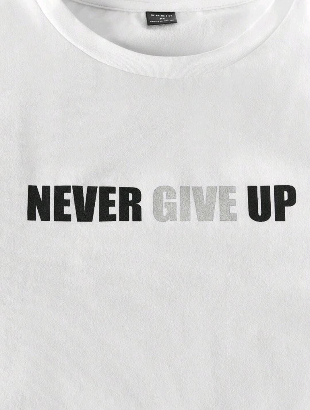 Manfinity EMRG Ensemble casual 2 pièces avec t-shirt à manches courtes et short en tricot