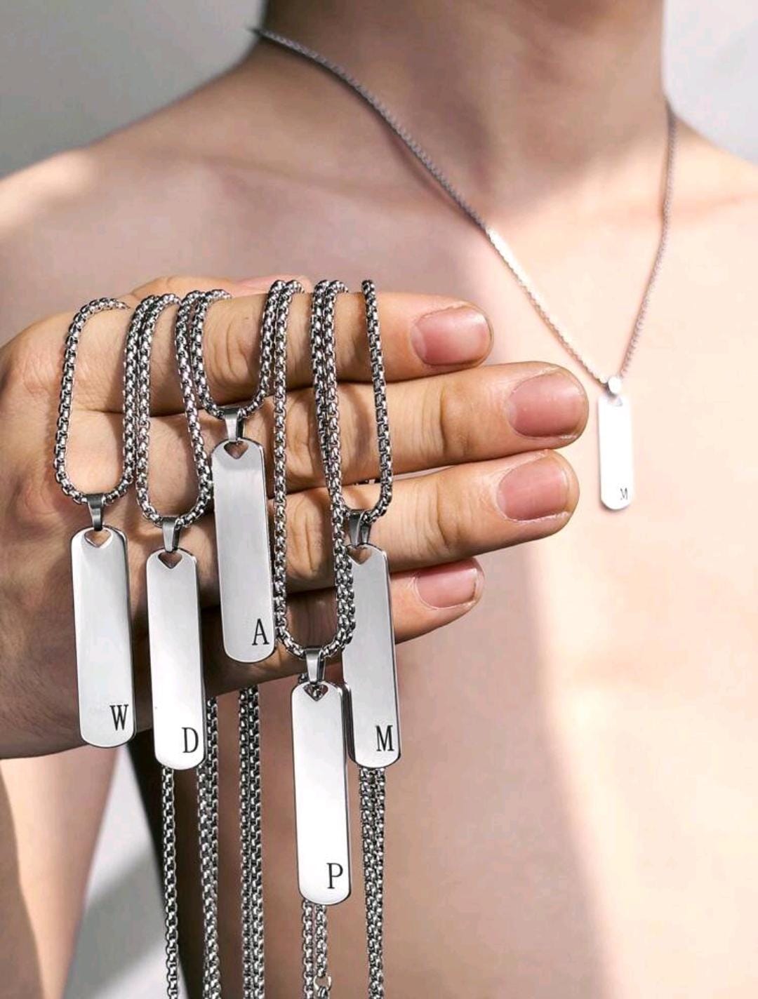 26 pièces Collier pendentif en acier inoxydable avec alphabet