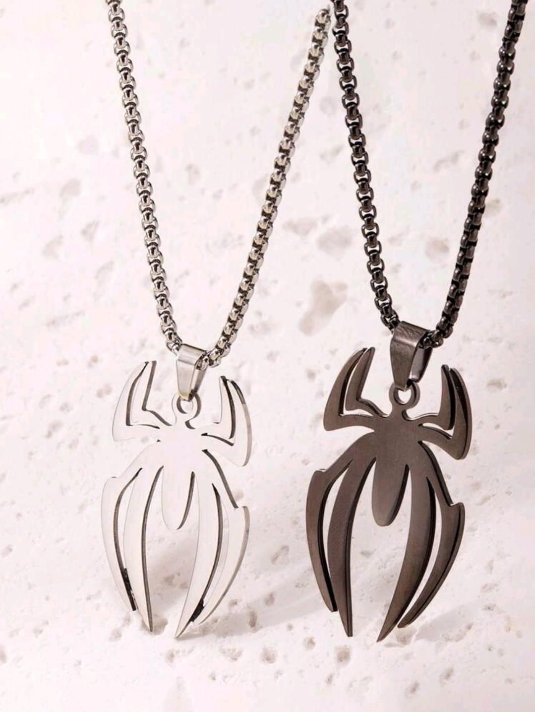 2 pièces Colliers pendentif araignée en acier inoxydable, accessoires de mode à porter au quotidien sur le thème du film