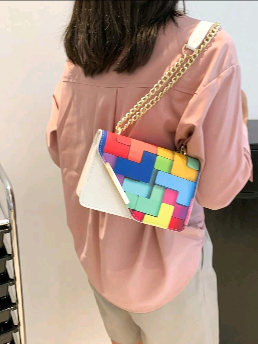 Mini sac à dos mode à carreaux avec surpiqûre contrastée diagonale, sangle à chaîne métallique