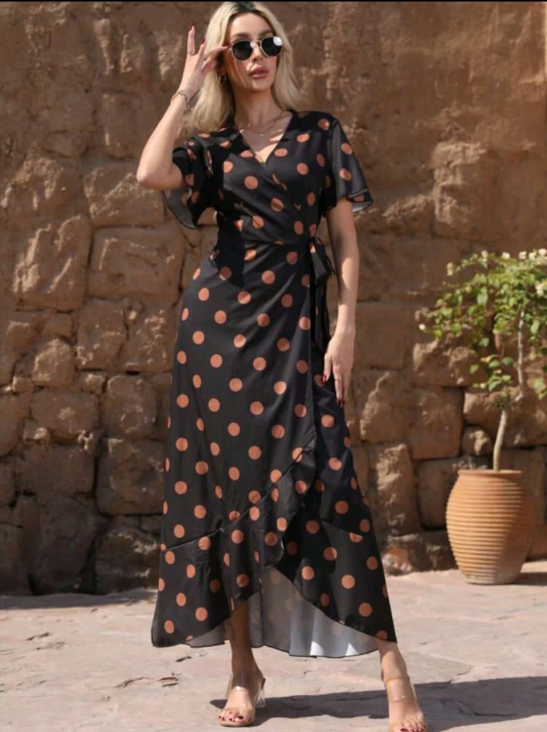 Robe à col en V, taille haute asymétrique