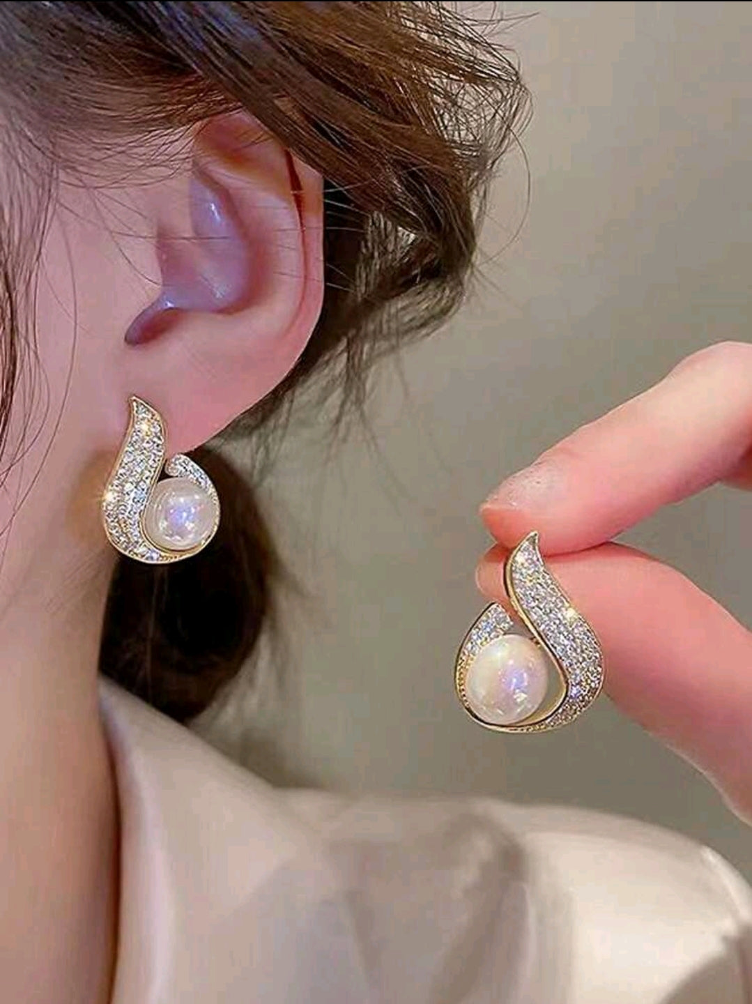 5 paires de boucles d'oreilles exquises avec design de perle fausse, motif de glace fissurée, moulin à vent, fleur et flamme