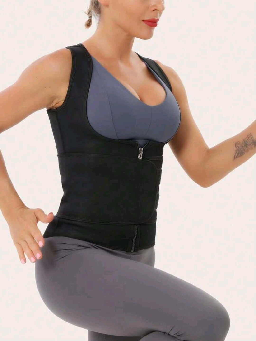 Veste de sport zippée devant avec taille-corset ajustable par boucle et boucle