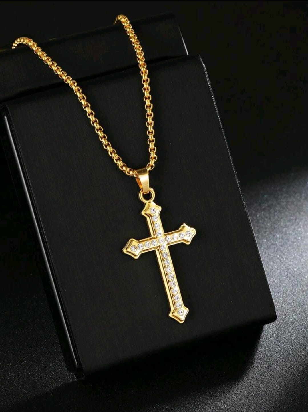 1 pièce Nouveau collier de croix en acier inoxydable incrusté de strass, style minimaliste, cadeau, en gros, transfrontalier, de haute qualité, chaîne longue pour pull, plaqué or, pendentif.