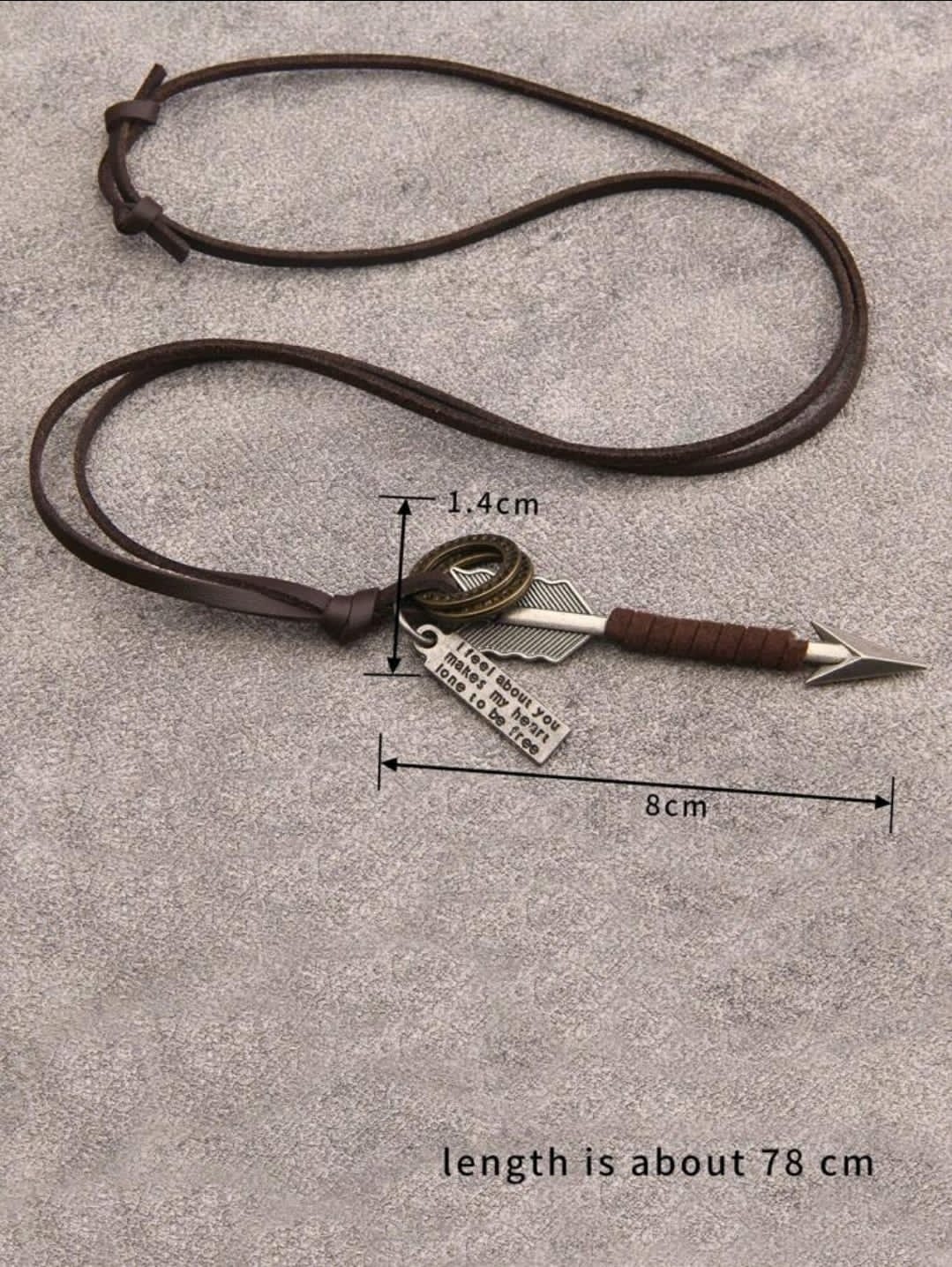1 pièce Collier pendentif en alliage et en forme de pointe de flèche avec corde torsadée pour hommes, cadeau de la Saint-Valentin