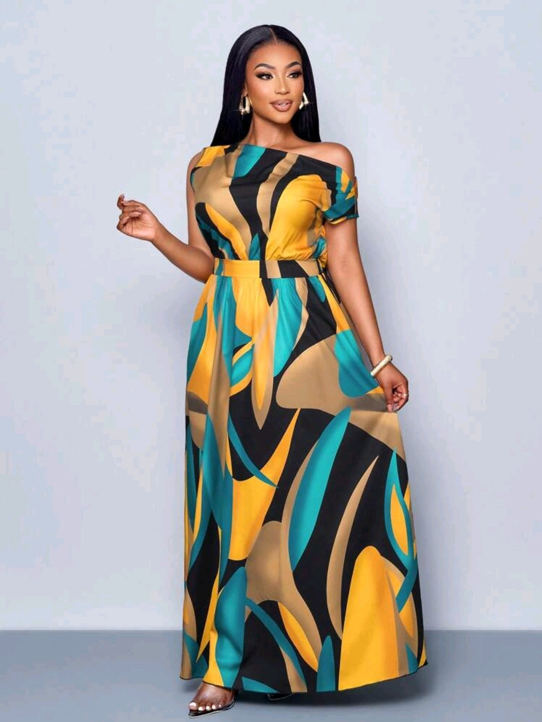 SOLERSUN Modèle féminin grande taille, élégant, décontracté, avec épaules asymétriques