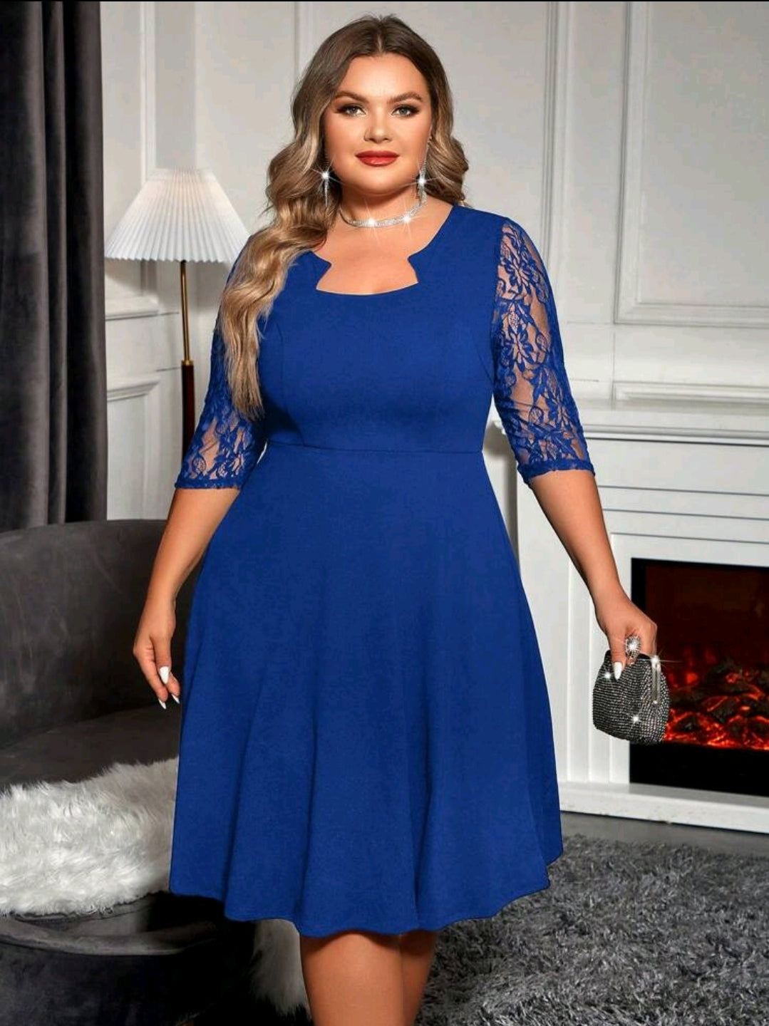Robe élégante à manches courtes avec dentelle contrastante pour femmes grandes tailles